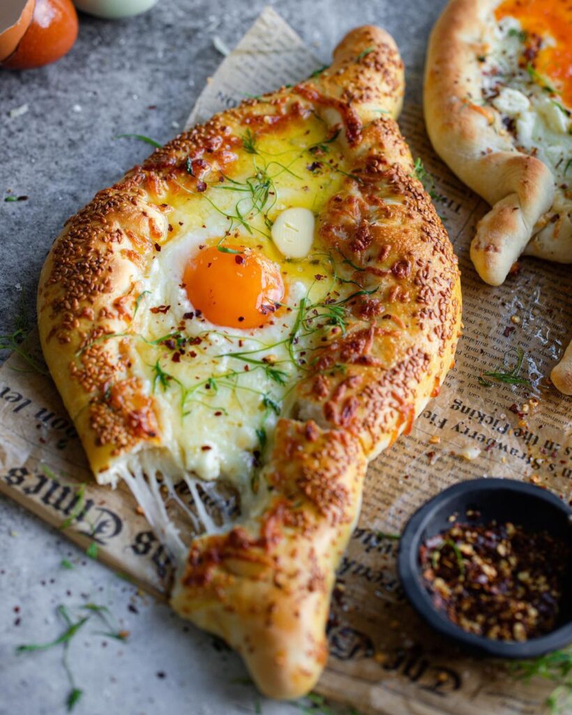 Khachapuri Adjarian